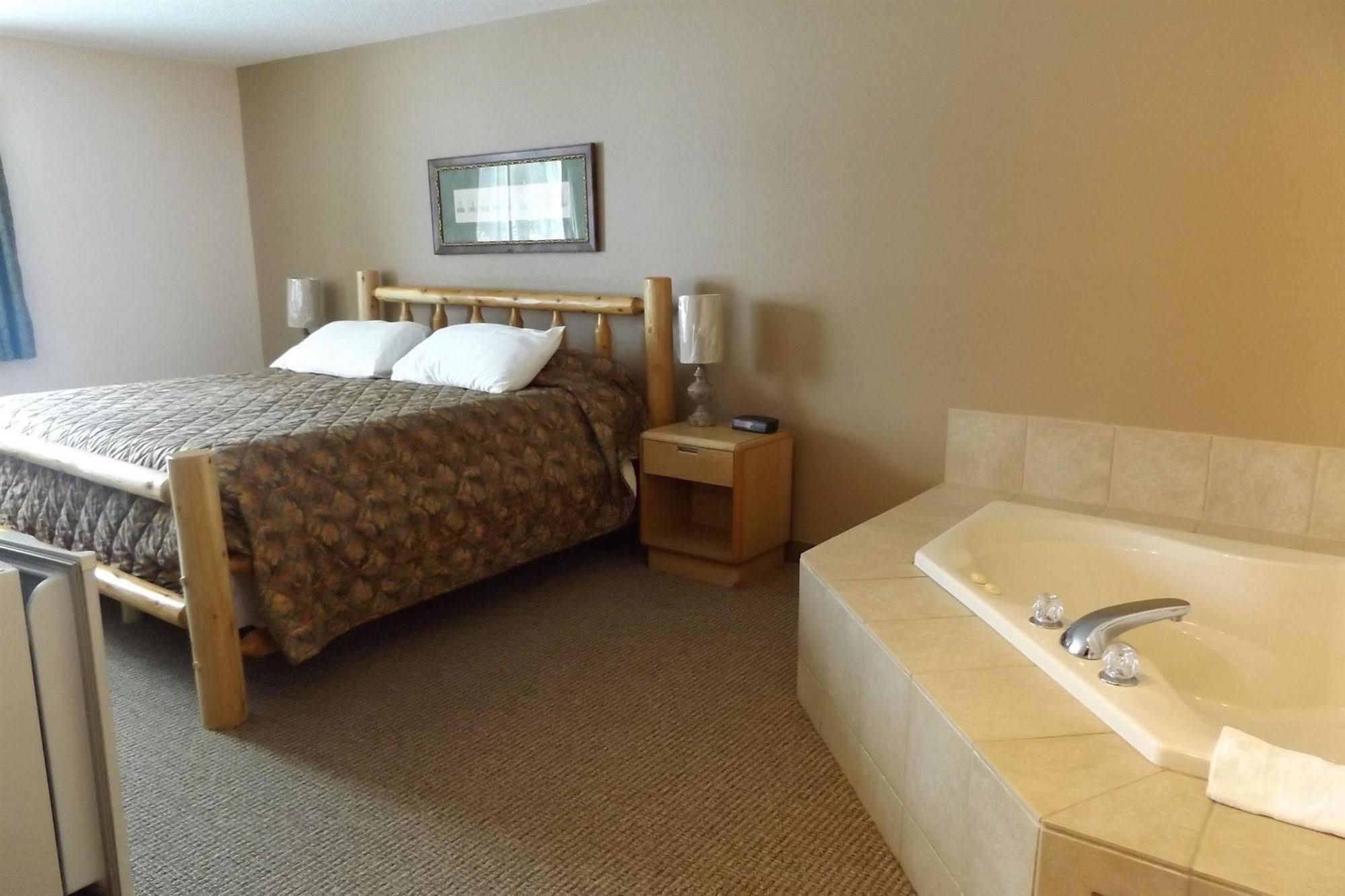 And Hotel 2*